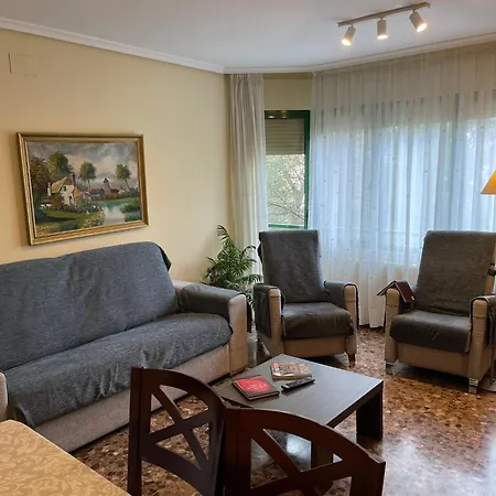 Vivienda Familiar Junto Plaza Toros De *