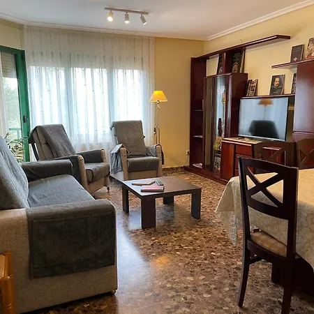 Vivienda Familiar Junto Plaza Toros De * Teruel