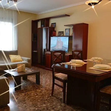 Vivienda Familiar Junto Plaza Toros De *