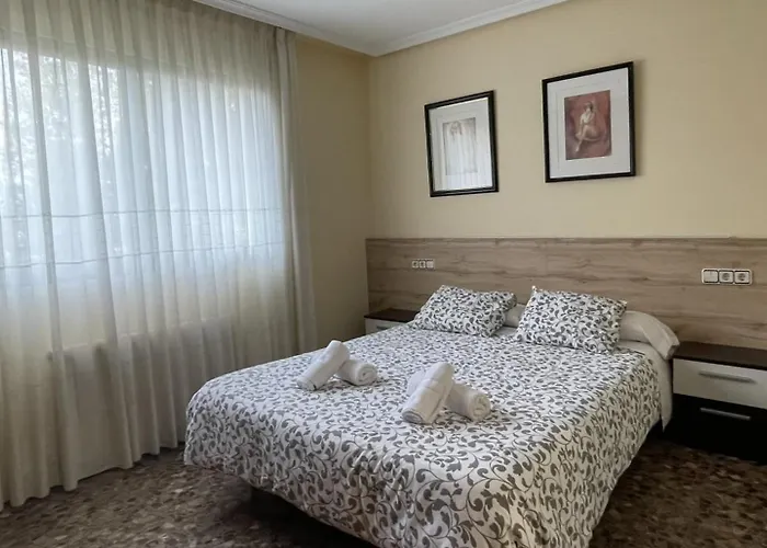 Vivienda Familiar Junto Plaza Toros De *