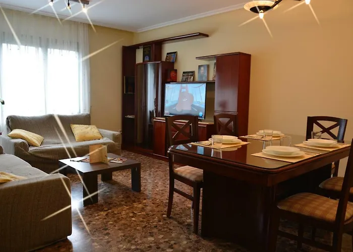 Vivienda Familiar Junto Plaza Toros De *